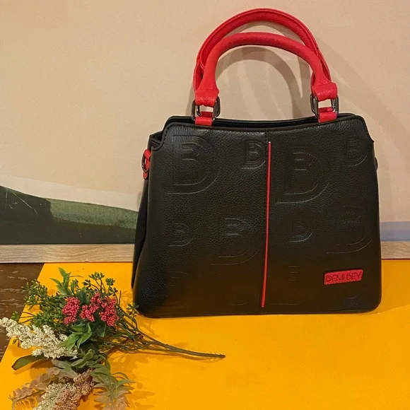 Black and Red Women's Handbag - Picture 2 of 9